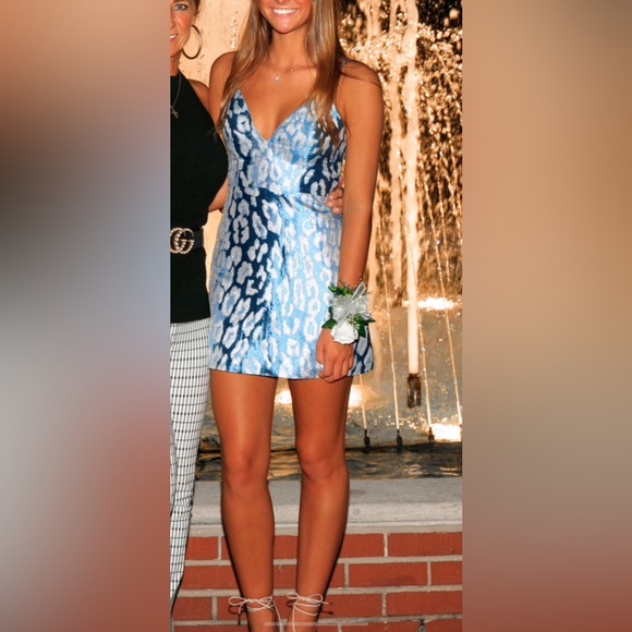 Stunning homecoming dress! - Picture 3 of 3